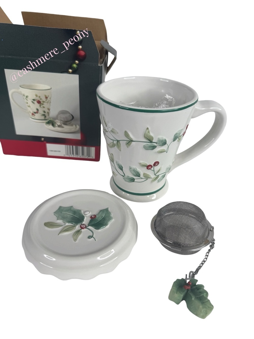 Pfaltzgraff Winterberry Holly Ceramic Tea Mug with Infuser and Lid NIB